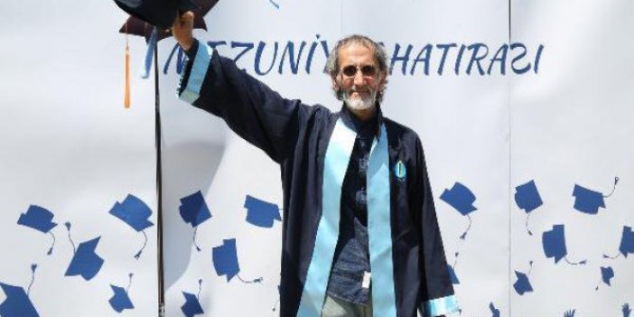 70 Yaşında Üniversiteyi Bitirdi
